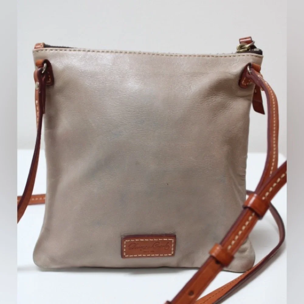 Dooney & Bourke north south cross body bag Genuine leather